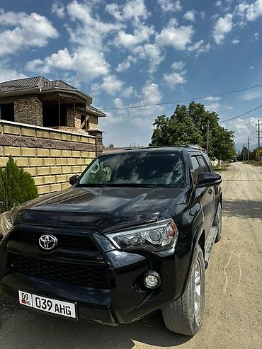 s 70: Услуга: аренда автомобилей Toyota с водителем Доступны автомобили — 3