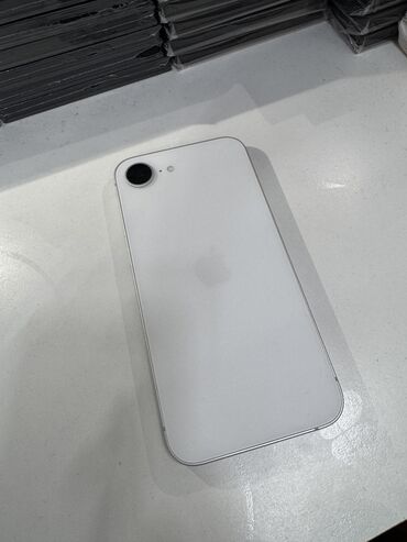 телефоны кнопачные: IPhone 16e 🍏, Колдонулган, 128 ГБ, Ак, Коргоочу айнек, Кабель, Куту, 100 %
