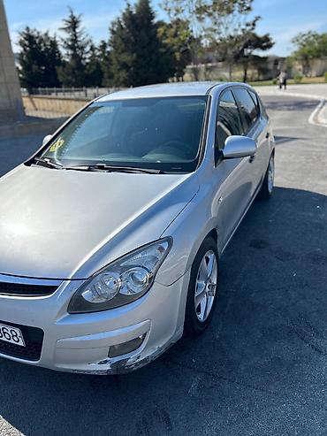 skoda rapid: Hyundai i30: 1.6 l | 2009 il Hetçbek — 3