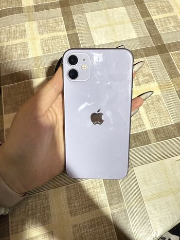 iphone 11 продам: IPhone 11, Б/у, 128 ГБ, Защитное стекло, Чехол, 74 %