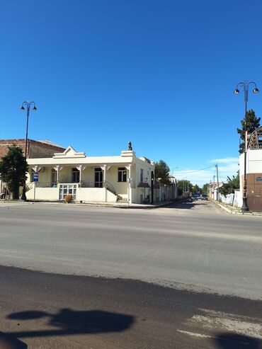 Kommersiya daşınmaz əmlakının satışı: Obyektin tikili sahəsi 400km dir. 3otaq hal hazırda icarədədir.Bununla -da lalafo.az — 2 Kommersiya daşınmaz əmlakının satışı: Obyektin tikili sahəsi 400km dir. 3otaq hal hazırda icarədədir.Bununla — 2