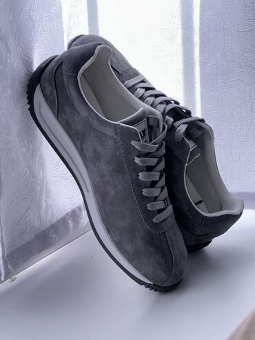 Кроссовки и спортивная обувь: Мужские кроссовки, 41, Nike, Новый, цвет - Серый — 2