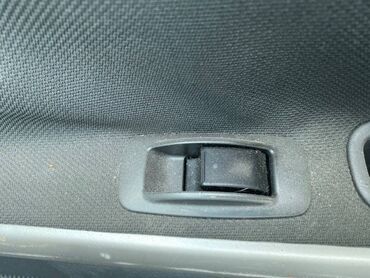кнопки стеклоподемника: Кнопка стеклоподъемника Toyota Corolla Verso D4EA 2.2 DIESEL 2006