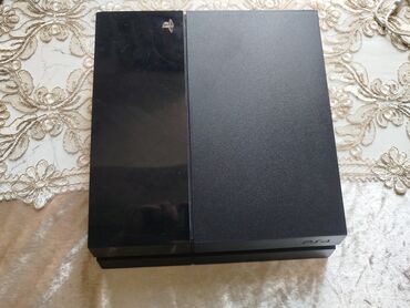 PS4 (Sony Playstation 4): Sony PlayStation 4 (PS4) — komplekt - Model: PS4 (orijinal “Fat” — 3
