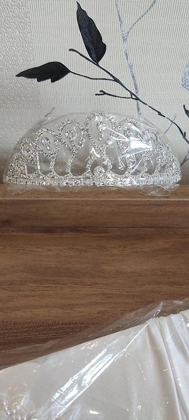 Toy paltarları və aksesuarları: Gəlinlik satılır. Los Angeles-dən 600$-a alınıb(Firma Melody Bridal — 10