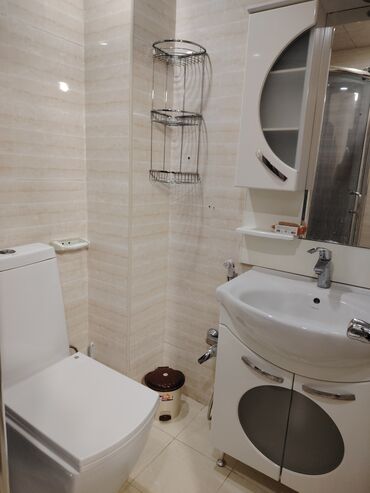 Otaqların uzunmüddətli kirayəsi: Salam. Səbail Rayon 20 ci sahədə jurnalist binasında 17 ci mərtəbənin — 1