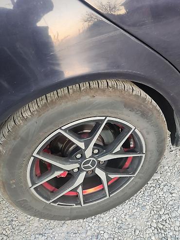 muhərrik yastığı: Mercedes-Benz E-Class (W210) sedan Mühərrik və ötürmə: - Benzin — 8