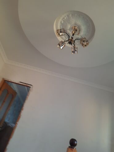 Digər taxta-şalban: Iki mərtəbəli evin daxilində taxta üzlü pilləkən və geniş hol sistemi — 6