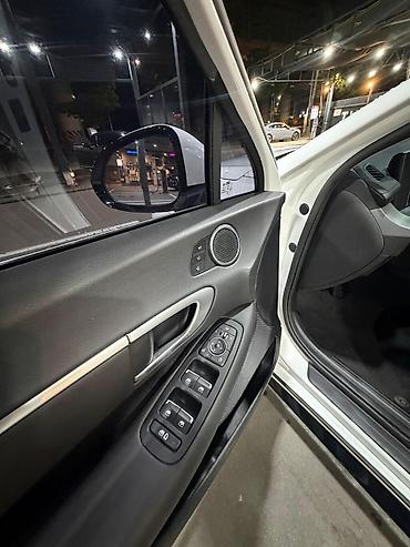 Hyundai Sonata: 2023 г., 2 л, Автомат, Газ, Седан