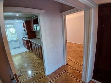azerbaycan nahçıvan kiralık ev: Bakı, Yasamal, 4 otaqlı, Köhnə tikili, m. Elmlər Akademiyası, 108 kv. m