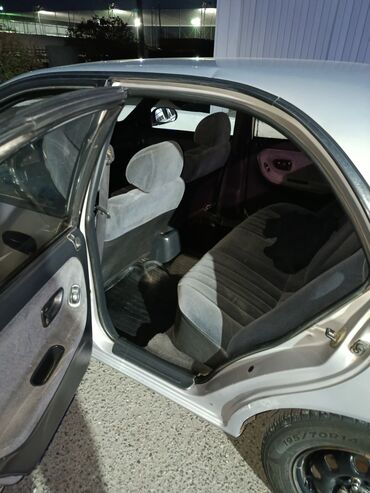 Hyundai: Hyundai Sonata: 1995 г., 2 л, Механика, Бензин, Седан — 6