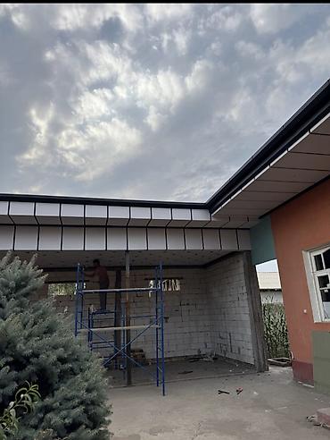 фосад дома: Обшивка карнизов и потолков фасада декоративными панелями - Монтаж — 4