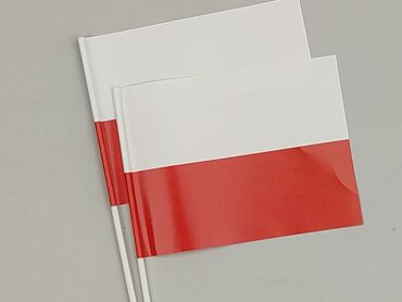 Dwie używane chorągiewki z flagą Polski. Idealne na obchody świąt