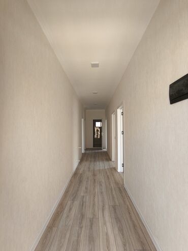 1 комнатная квартира в баку: 4 комнаты, 100 м²