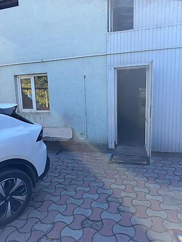 мой склад: 250 м², С отдельным входом, В частном доме — 3