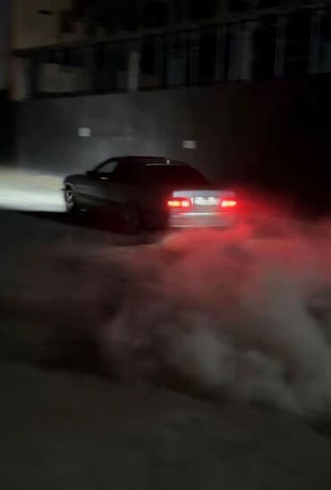 Mercedes-Benz: Mercedes-Benz E 270: 2.7 l | 2001 il Sedan — 8