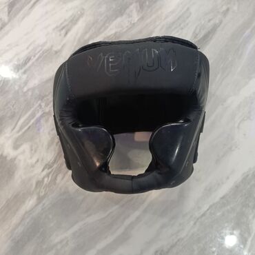 зимняя маска: Набор экипировки Venum (чёрный цвет): - Боксерский шлем Venum с