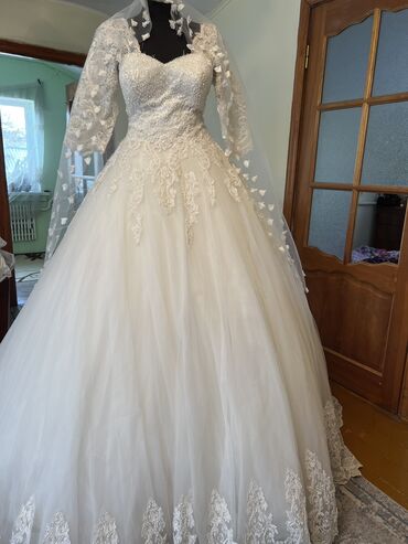 Свадебные платья: Свадебные платья — 15