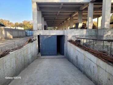 срочно продаю в связи с переездом: Сдаю подвальное помещение на первой линии под склад или бизнес,площадь