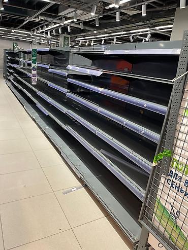 Витрины: Витрины, стеллажи, полки торговые металлические б/у, полка магазинная — 18