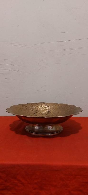İncəsənət və kolleksiyalar: Materialı latundur. Diametri 25 sm — 3