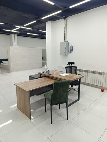 Ofis dəst mebeli: Müasir ofis rəhbər masası dəsti - Dizayn: L formalı iş masası, yan — 4