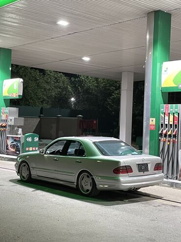 Mercedes-Benz: Mercedes-Benz E-Class: 1998 г., 4.3 л, Автомат, Бензин, Седан