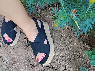 croks papuce: Ženske platform sandale sa pertlama od jute - Boja gornjišta: crna - — 3