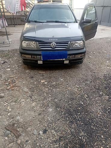 голф вента: Volkswagen Vento: 1993 г., Механика, Бензин, Седан — 1