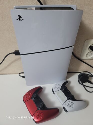 хвох сериес с: Игровая консоль PlayStation 5 в комплекте с двумя беспроводными