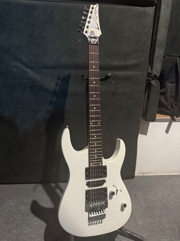 Elektro gitaralar: Elektron gitara, Ibanez, 6 sim, İşlənmiş, Ünvandan götürmə