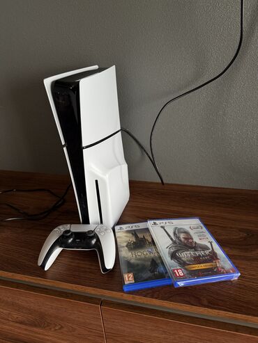 PS5 (Sony PlayStation 5): Ps 5 (почти новый) с дисководом + джойстик 1 ТБ памяти В подарок диски