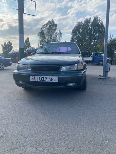 полироль для авто: Седан Daewoo Nexia зеленого цвета, универсальный выбор для ежедневных