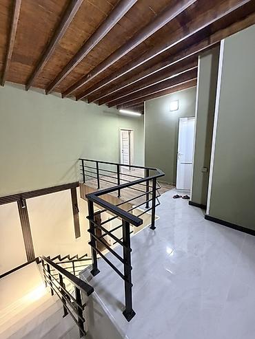 Həyət evləri və villaların satışı: İki mərtəbəli müasir həyət evi - Beton hasarlı geniş həyət, avtomatik — 23