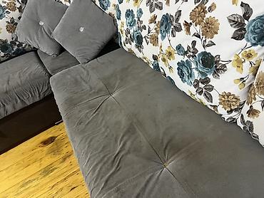 metbex kunc divan: Künc divanı . bir terefi sandiq kimi acilir . diger terefi acilib — 3