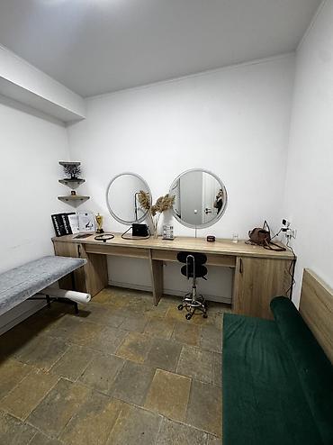 оборудование салон красоты: Сдаю Separate room: Для бровиста, Для визажиста, Для лешмейкера, 9 м², В жилом комплексе, Действующий, Частично с оборудованием — 1