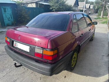 срочно продам авто нужны деньги: Volkswagen Passat: 1988 г., 1.8 л, Механика, Бензин, Седан