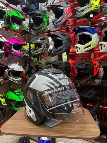 шлем для головы: 1 Шлем мото/для мотоциклов (без челюсти) Шлема JIEKAI -; это шлема