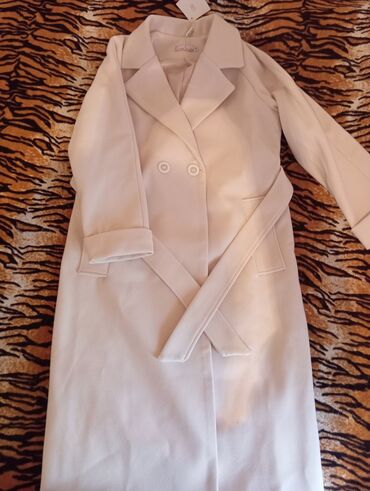 женская рубашка вискоза: Продаю новое пальто размер м