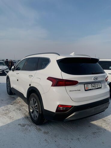 продаю hyundai santa fe: Продаю СРОЧНО!!! Santa Fe 2WD 📍Год: 2018 📍Объем: 2.0 л 📍Топливо