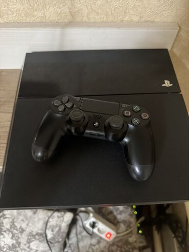 сони плэйстейшн: Игровая консоль Sony PlayStation 4 в черном цвете с одним контроллером