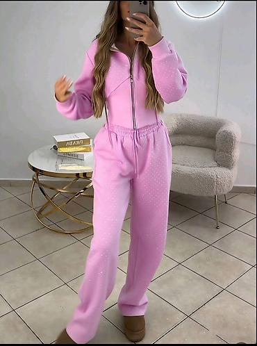 Gornji i donji deo: STIGLIII
Komplet: 4100 dinara
Vel: univerzalna — 1