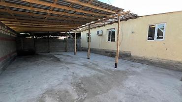 Продажа коттеджей и домов: 🏡 Срочно продаётся 4-к дом в📍ж/м Ак-Ордо1 Локация: Пересечение ул — 4