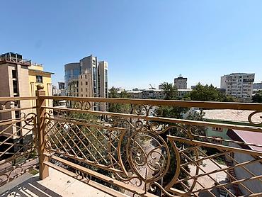 boulevard: For rent a 3 bedroom apartment in the Erkindik Boulevard area. 164 — 6