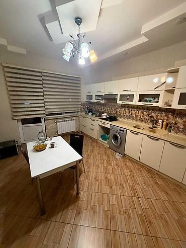 kıraye evler: İcarəyə verilir 3 otaqlı yeni tikili 100 m², 8 Noyabr m. 1 100 AZN/ay — 8