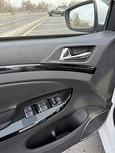 BYD: BYD E5: 2019 г., Электромобиль, Седан — 17