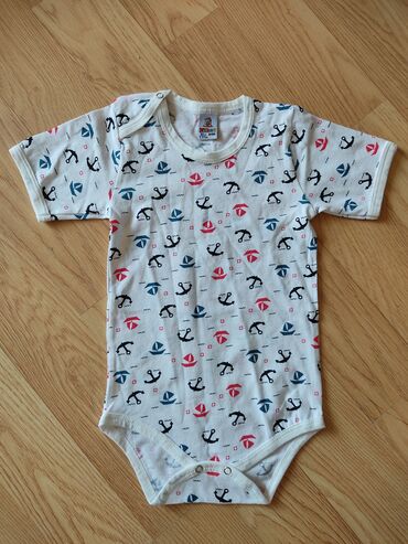 Bodi: Bodi
3aydan _2 yaşa qədər ölçülər var
Material _ pambıq 😍👍 — 12