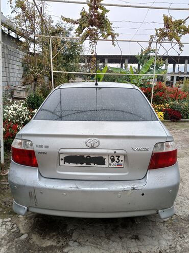 Toyota: Toyota Vios: 2004 г., 1.5 л, Автомат, Бензин