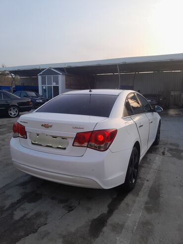 Chevrolet: Chevrolet Cruze: 1.8 l | 2013 il 214791 km Sedan — 2