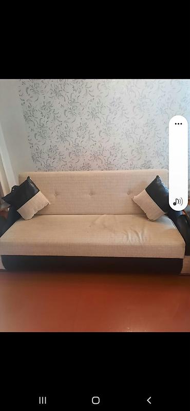 Divan və kreslo dəstləri: Klassik dizaynlı yumşaq mebel dəsti - Tərkib: 1 ədəd üçnəfərlik divan — 3